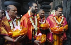 ಆಶಾಡ ಮಾಸದ ಕೊನೆ ಸೋಮವಾರ ನಂದಿಗಿರಿ ಪ್ರದಕ್ಷಿಣೆಯಿಂದ ಪುನೀತರಾದ ಜನಸಾಗರ – ಭಕ್ತರಿಗೆ ಅನ್ನದಾನ, ತಿಂಡಿ-ತೀರ್ಥ ವ್ಯವಸ್ಥೆ ಮಾಡಿದ ಸಂದೀಪ ರೆಡ್ಡಿ